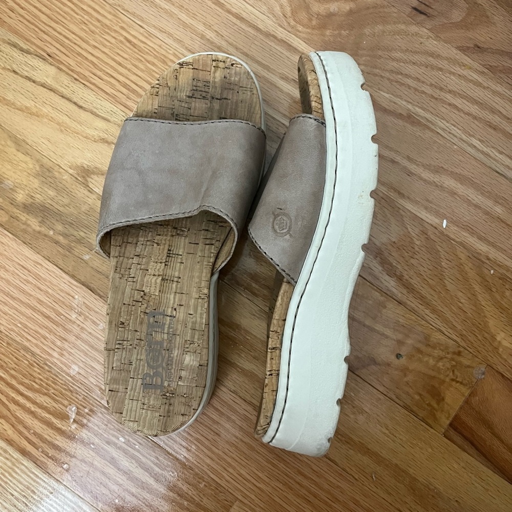 Lightly used platform womens size 6 sandals